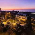 Saruhan Hotel Istanboel