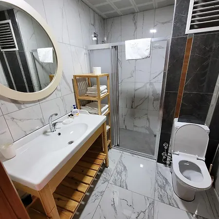 Saruhan Hotel 2*