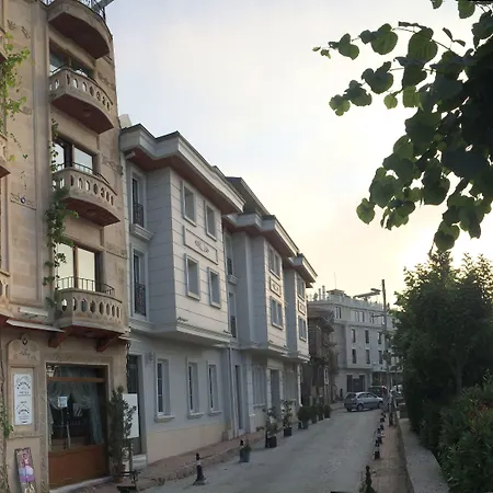 Saruhan Hotel 3*