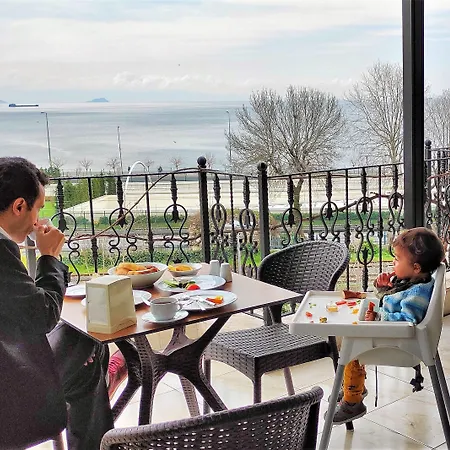 Saruhan Hotel 3*
